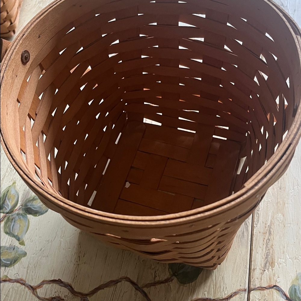 Longaberger 1996 Handwoven Basket - Picture 2 of 3